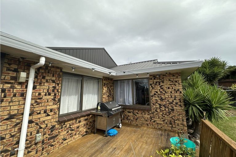 Photo of property in 23 Madill Road, St Andrews, Hamilton, 3200