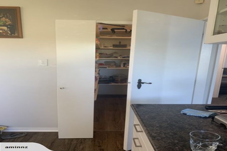 Photo of property in 27 Paddington Grove, Karori, Wellington, 6012