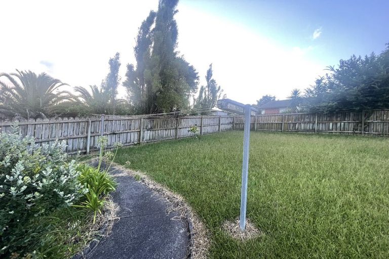 Photo of property in 63a Harmel Road, Glendene, Auckland, 0602