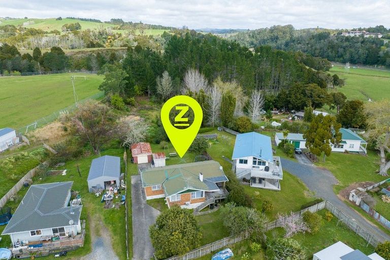 Photo of property in 17 Derrick Road, Kawakawa, 0210
