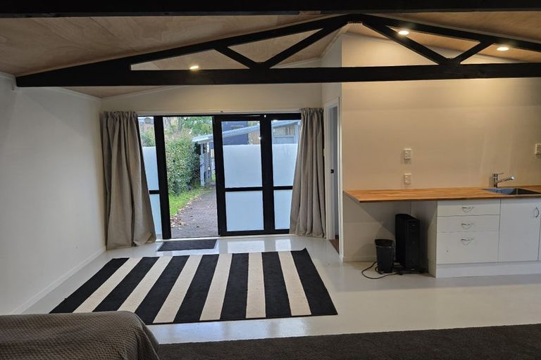 Photo of property in 11 Dellwood Avenue, Henderson, Auckland, 0612