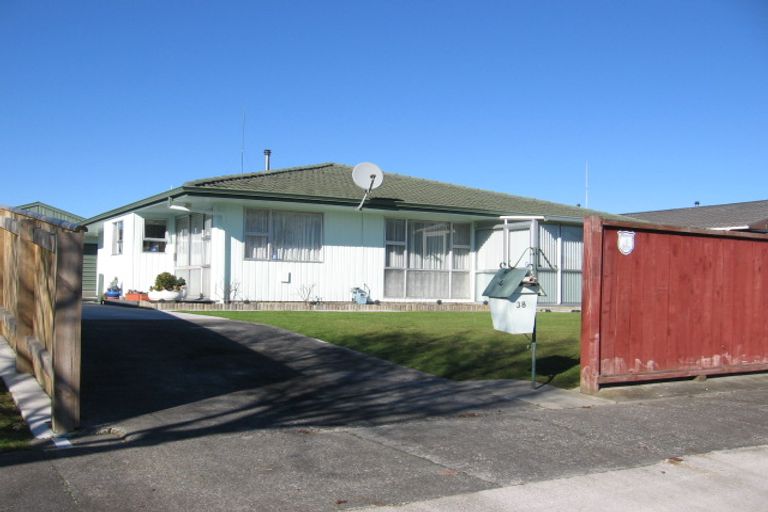 Photo of property in 38 Lockhart Avenue, Milson, Palmerston North, 4414