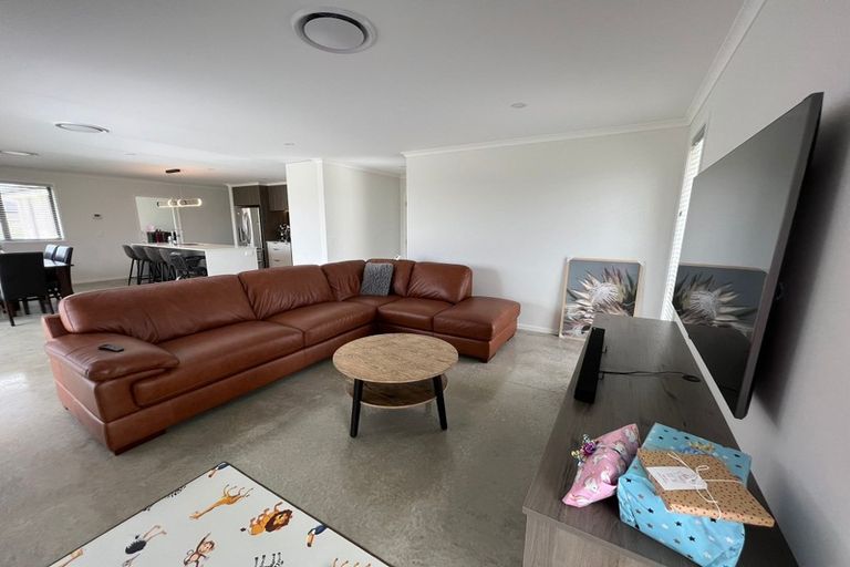 Photo of property in 32 County Drive, Hawera, 4610