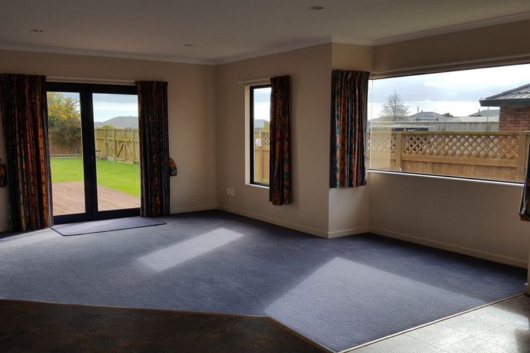 Photo of property in 27 Parnell Heights Drive, Kelvin Grove, Palmerston North, 4414