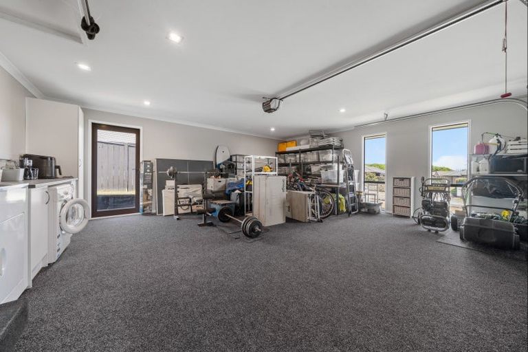 Photo of property in 3 Margaret Alice Close, Whalers Gate, New Plymouth, 4310