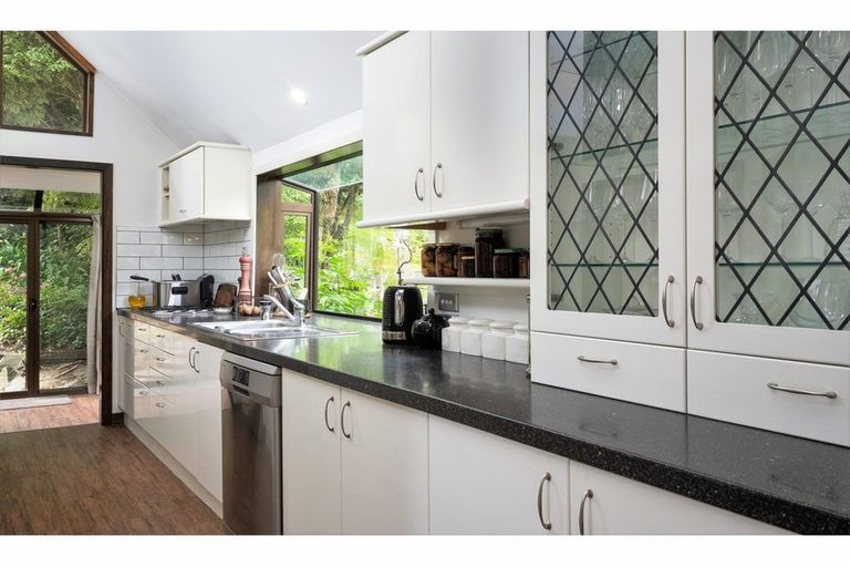 Photo of property in 7 Shalamar Drive, Cashmere, Christchurch, 8022