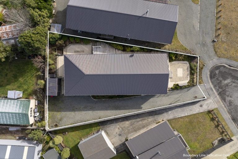 Photo of property in 25 Motu-au Close, Manapouri, 9679