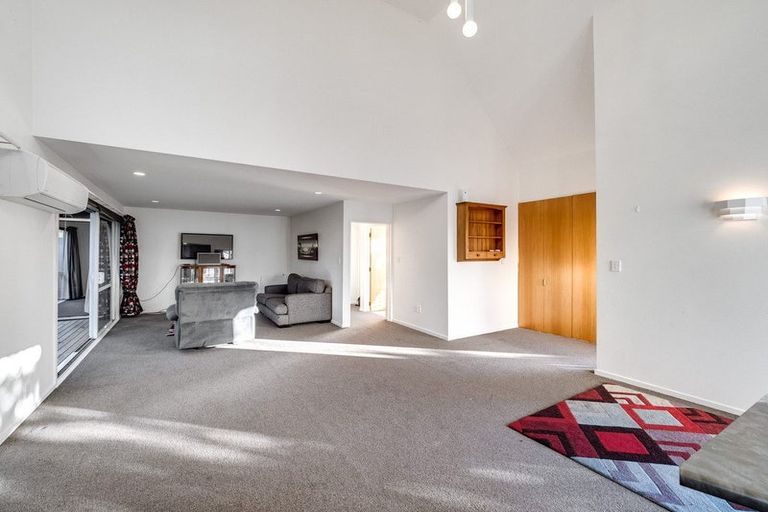 Photo of property in 2/5 Tahi Place, Belfast, Christchurch, 8051