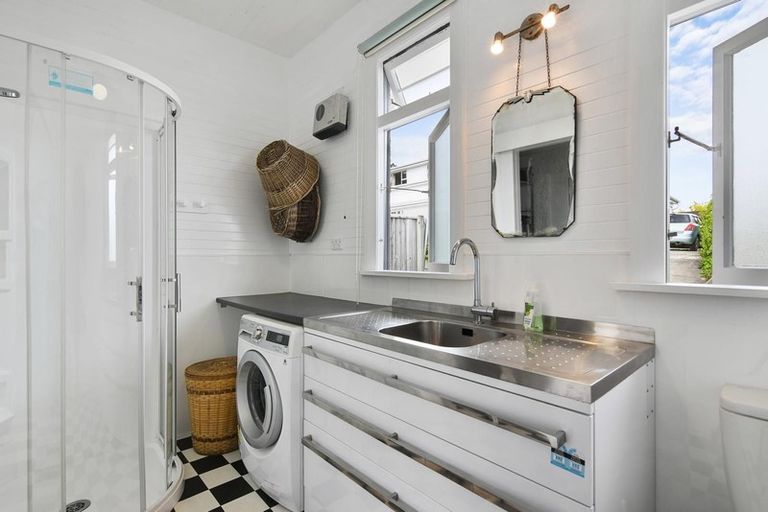 Photo of property in 129 Waimea Road, Nelson South, Nelson, 7010