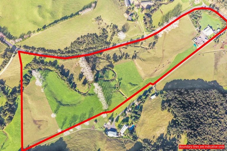 Photo of property in 202 Kempthorne Road, Russell, 0272