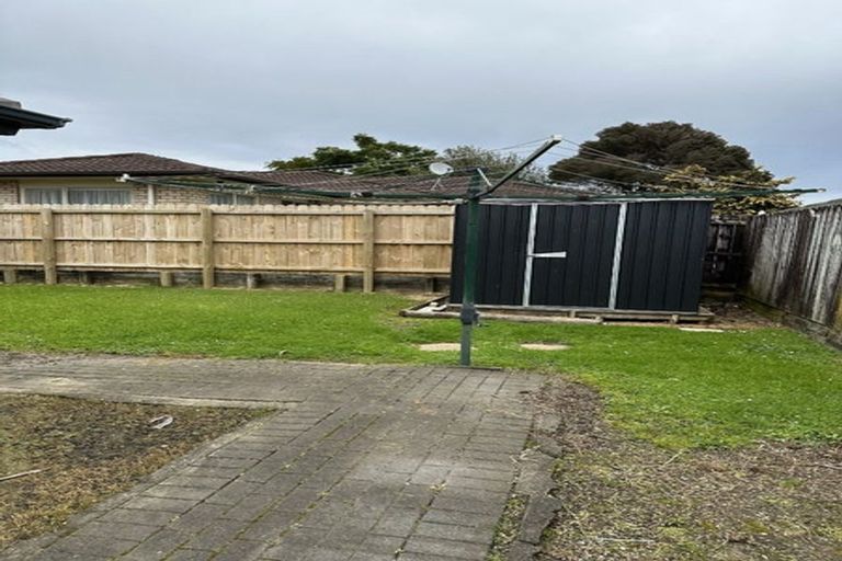 Photo of property in 5 Attymon Lane, East Tamaki, Auckland, 2016