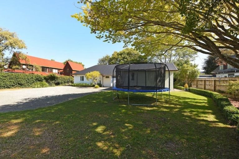 Photo of property in 19 Barton Road, Heretaunga, Upper Hutt, 5018