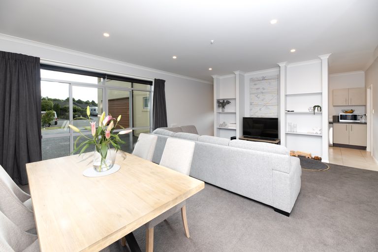 Photo of property in 17 Maurice Stanton Place, Shirley, Christchurch, 8052