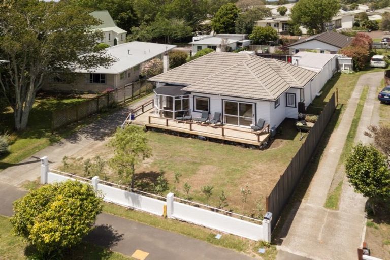 Photo of property in 4 Carisbrooke Street, Katikati, 3129