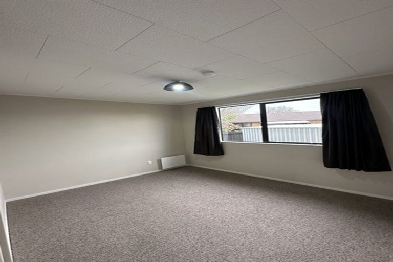 Photo of property in 2/25 Cicada Place, Hei Hei, Christchurch, 8042