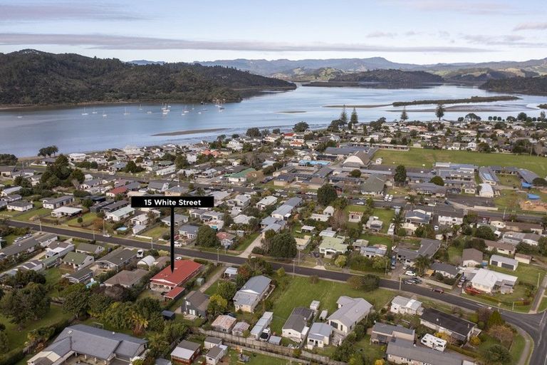 Photo of property in 15 White Street, Whitianga, 3510