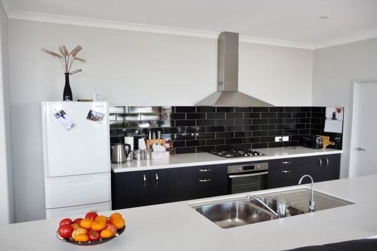 Photo of property in 31 Eagles Way, Cable Bay, 0420