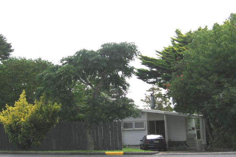 Photo of property in 71 Glengarry Road, Glen Eden, Auckland, 0602