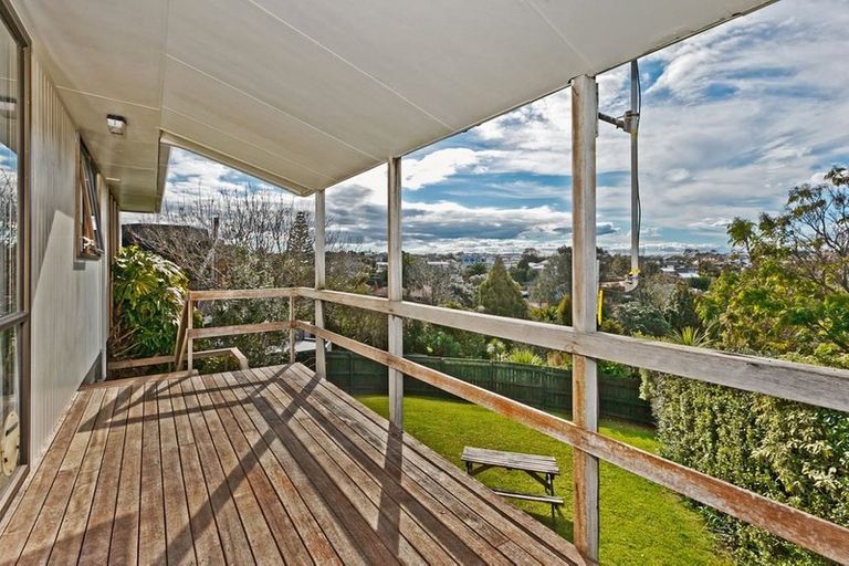Photo of property in 643 Beach Road, Rothesay Bay, Auckland, 0630