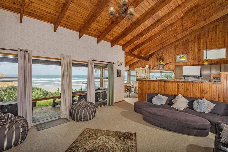 Photo of property in 18 Coates Avenue, Baylys Beach, Dargaville, 0377