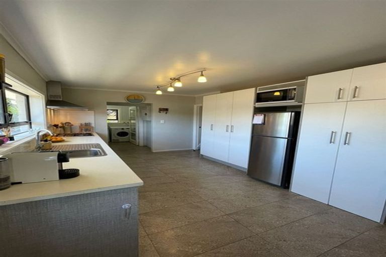 Photo of property in 18 Rollerson Street, Papakura, 2110