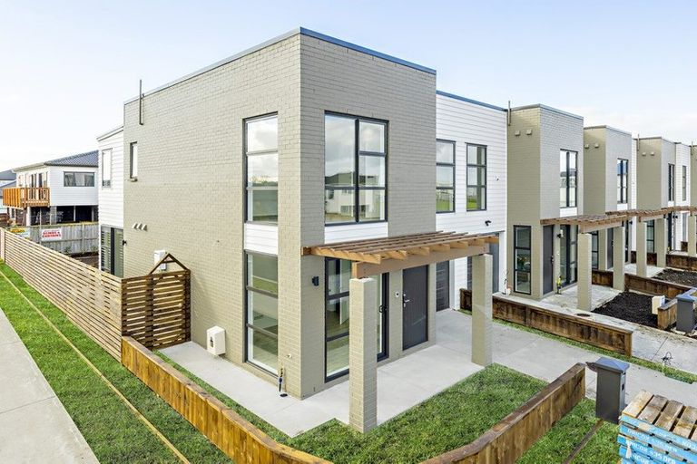 Photo of property in 13 Gum Spear Road, Takanini, 2112