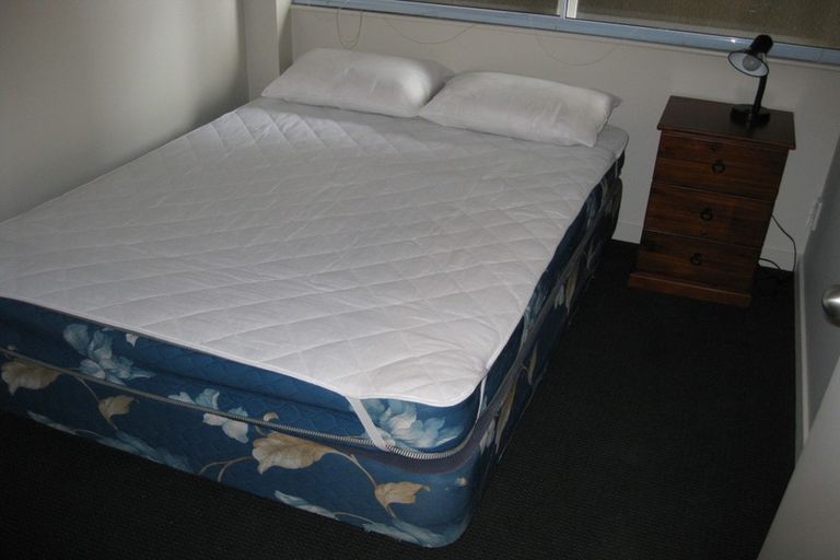 Photo of property in Terrace Tower Apartments, 4a/126 The Terrace, Wellington Central, Wellington, 6011