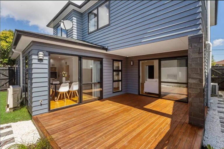 Photo of property in 19a Muir Avenue, Mangere Bridge, Auckland, 2022