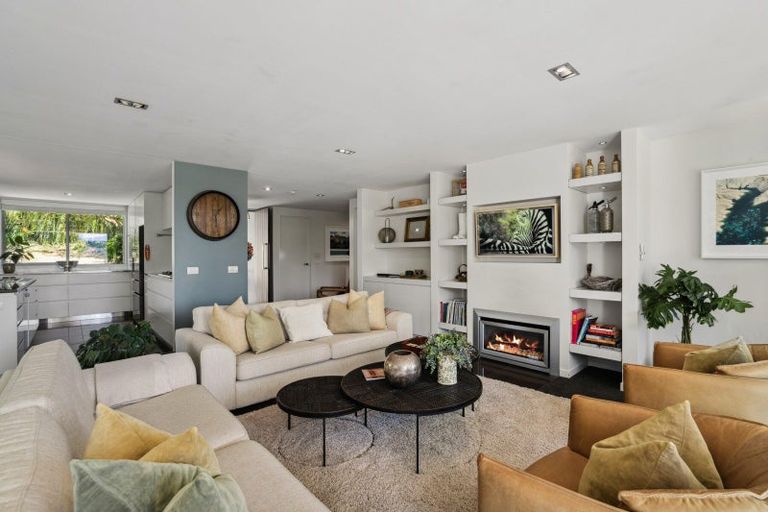 Photo of property in 10 Tapley Paddock, Wanaka, 9305