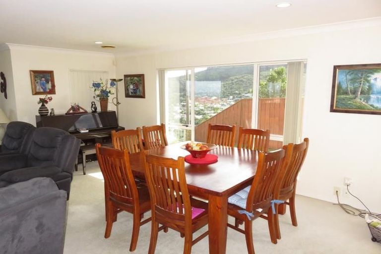 Photo of property in 16 Imran Terrace, Khandallah, Wellington, 6035