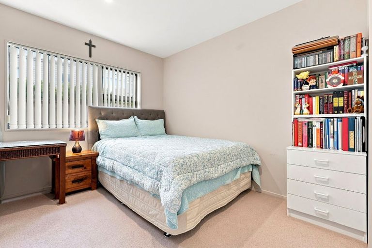 Photo of property in 13 Andalusian Way, Karaka, Papakura, 2113