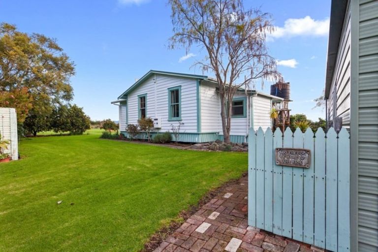 Photo of property in 59 Beach Road Extension, Tirohanga, Opotiki, 3197