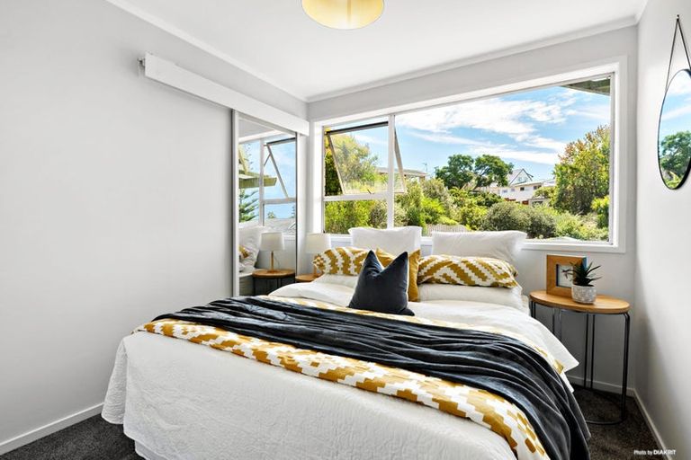 Photo of property in 2/7 Malters Place, Browns Bay, Auckland, 0630