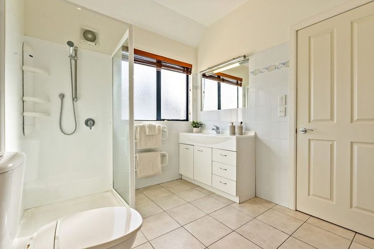 Photo of property in 58 Friend Street, Karori, Wellington, 6012