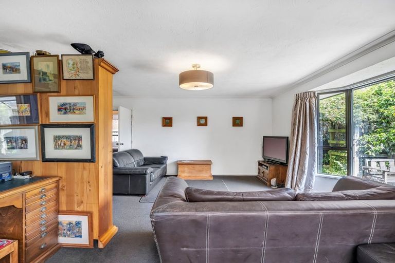 Photo of property in 2/56 Aorangi Road, Bryndwr, Christchurch, 8053