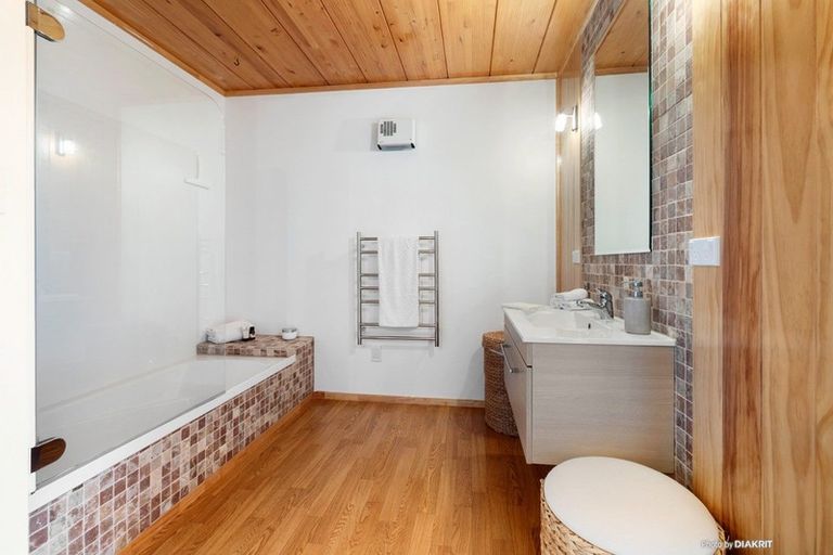 Photo of property in 8 Burbank Crescent, Churton Park, Wellington, 6037