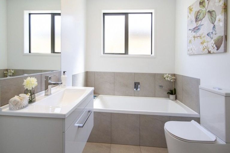 Photo of property in 5 Matikao Way, Pukekohe, 2120