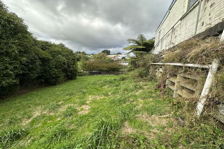 Photo of property in 33 Leicester Street, Cannons Creek, Porirua, 5024
