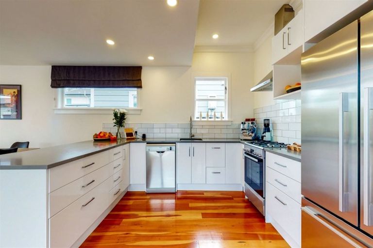 Photo of property in 22 Central Terrace, Alicetown, Lower Hutt, 5010