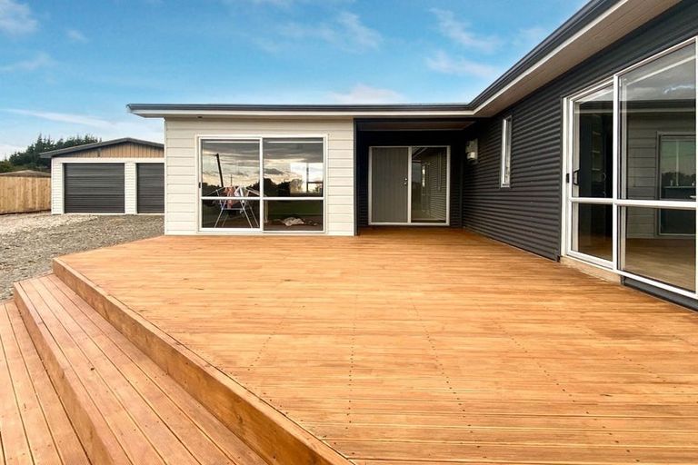 Photo of property in 20 Monteith Street, Halcombe, 4779