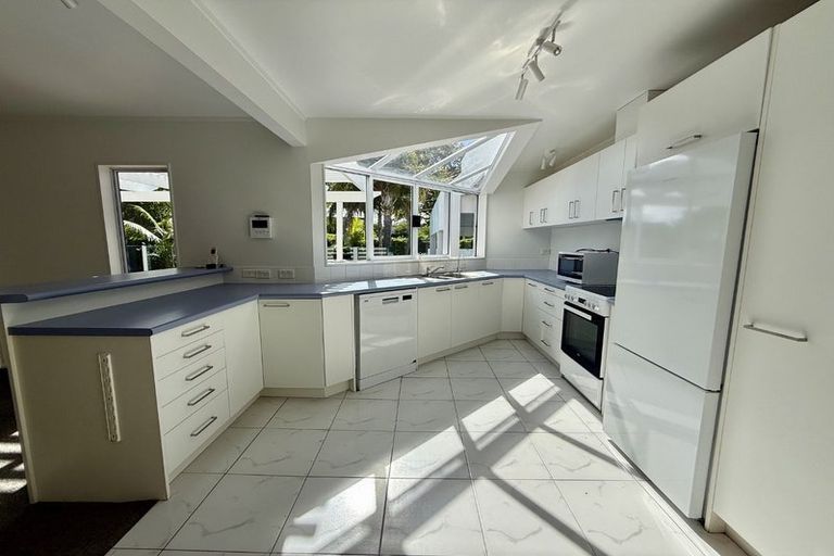 Photo of property in 2b Braemar Road, Castor Bay, Auckland, 0620