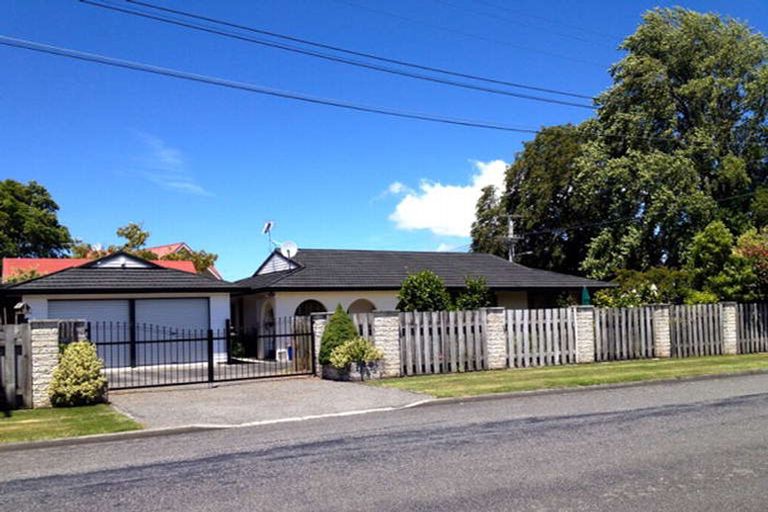 Photo of property in 13 Jellicoe Street, Greytown, 5712