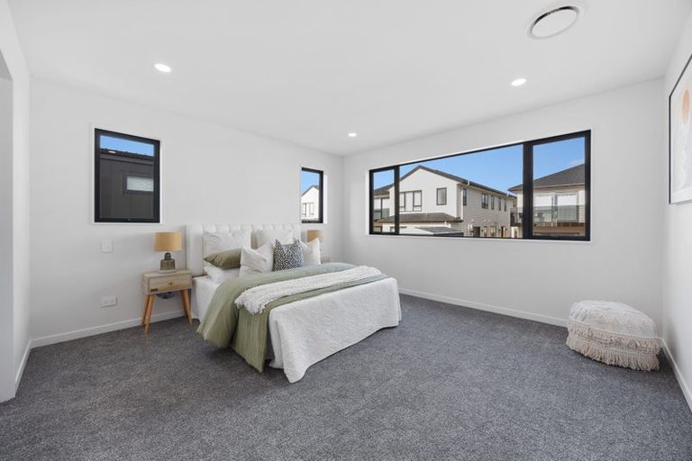 Photo of property in 8 Mill Hill Close, Flat Bush, 2019