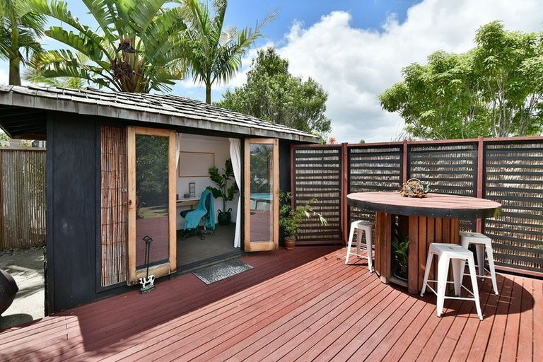 Photo of property in 61 Brian Crescent, Stanmore Bay, Whangaparaoa, 0932