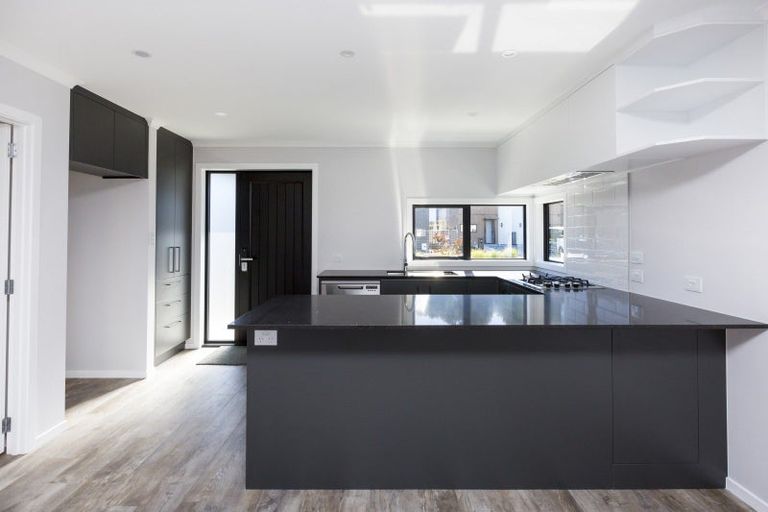 Photo of property in 12 Betty Boyes Street, Wallaceville, Upper Hutt, 5018