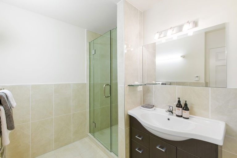 Photo of property in 86 Kitchener Road, Milford, Auckland, 0620