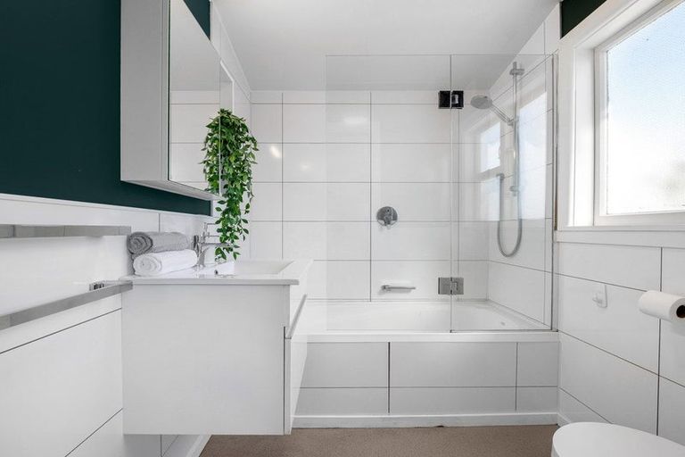 Photo of property in 10 Saint James Street, Southbridge, 7602