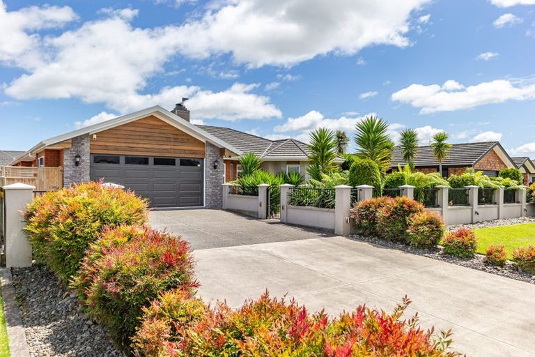 Photo of property in 15 Okarito Avenue, Levin, 5510