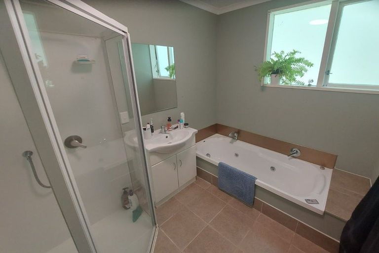 Photo of property in 32 Holborn Drive, Stokes Valley, Lower Hutt, 5019