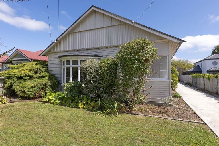 Photo of property in 229 Geraldine Street, Edgeware, Christchurch, 8013